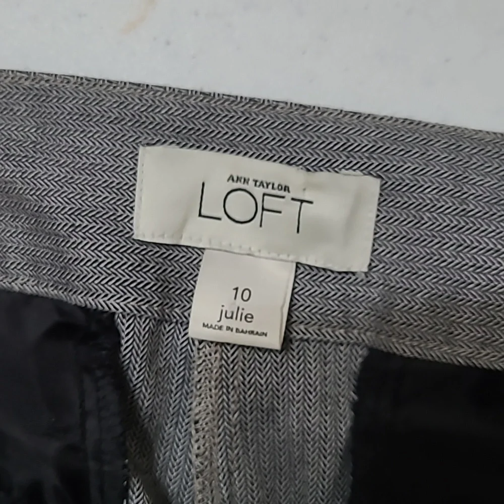 LOFT women's black/white small chevron print Julie ankle pants size 10 - Picture 3 of 7